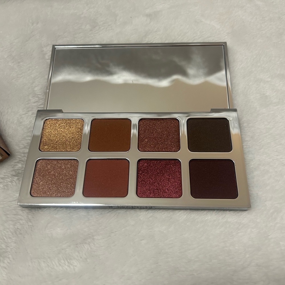 IL MAKIAGE Color Boss Master Eyeshadow Palette shade treat yo’ self